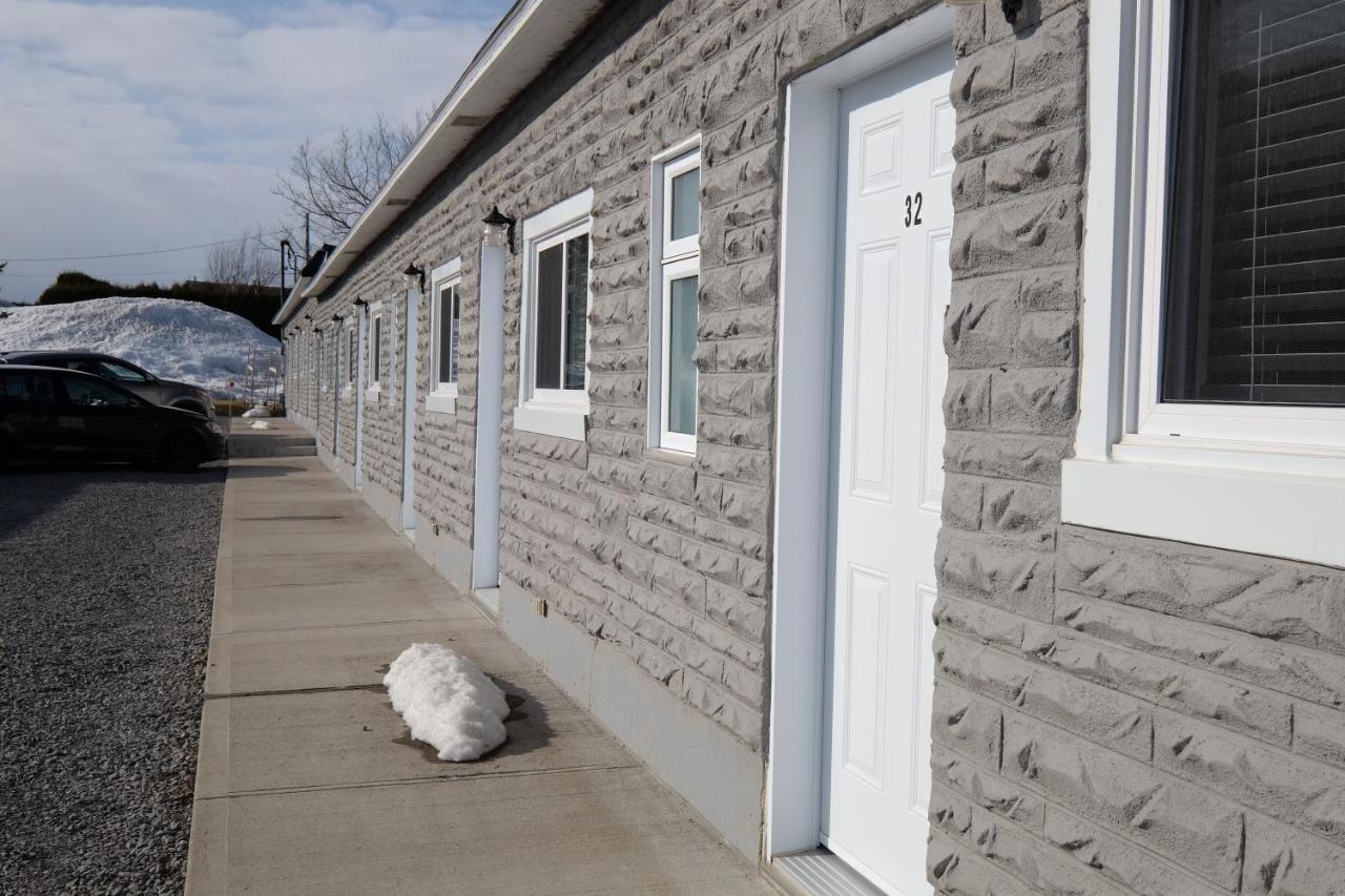Motel Canadien Trois-Rivieres Bagian luar foto